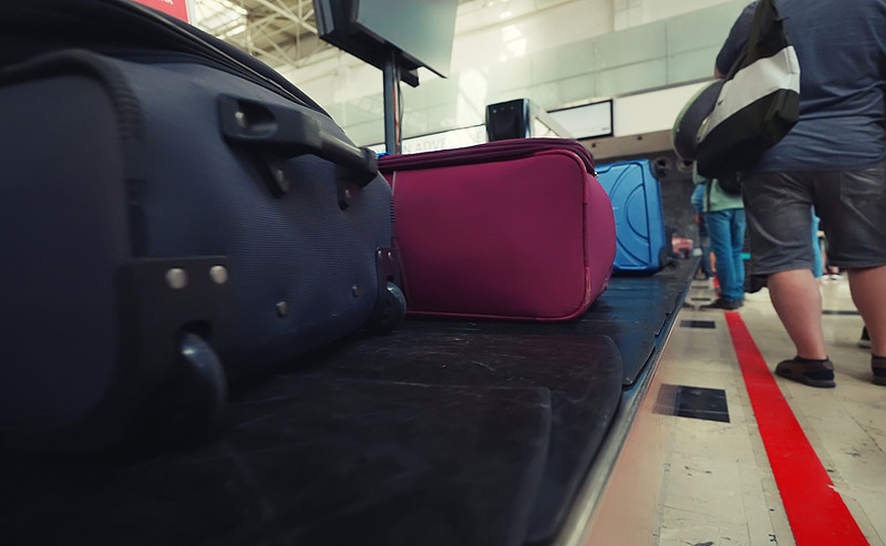 商品酸洗板经武汉采用空运快递至美国密尔沃基