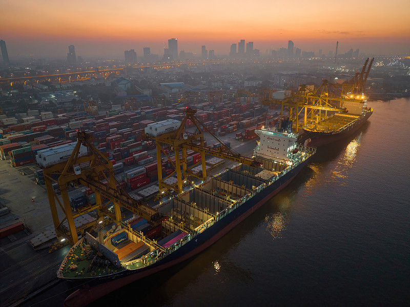 商品大米从中国深圳采取飞机配送抵到美国檀香山 商品大米从中国深圳采取飞机配送抵到美国檀香山