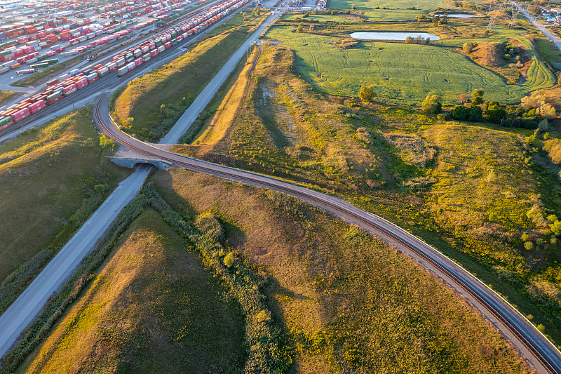 商品镀镍板经中国南京采纳空运运送到达美国迈阿密