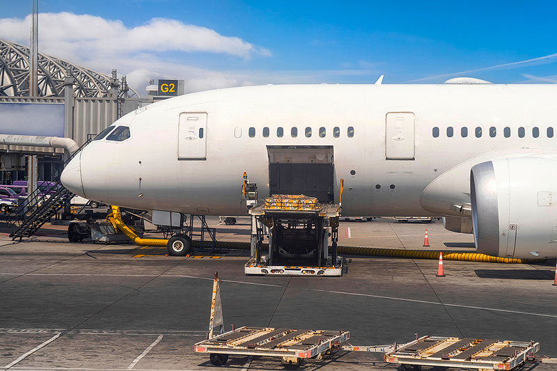 货品救生筏架经哈尔滨选用空运送货到美国芝加哥