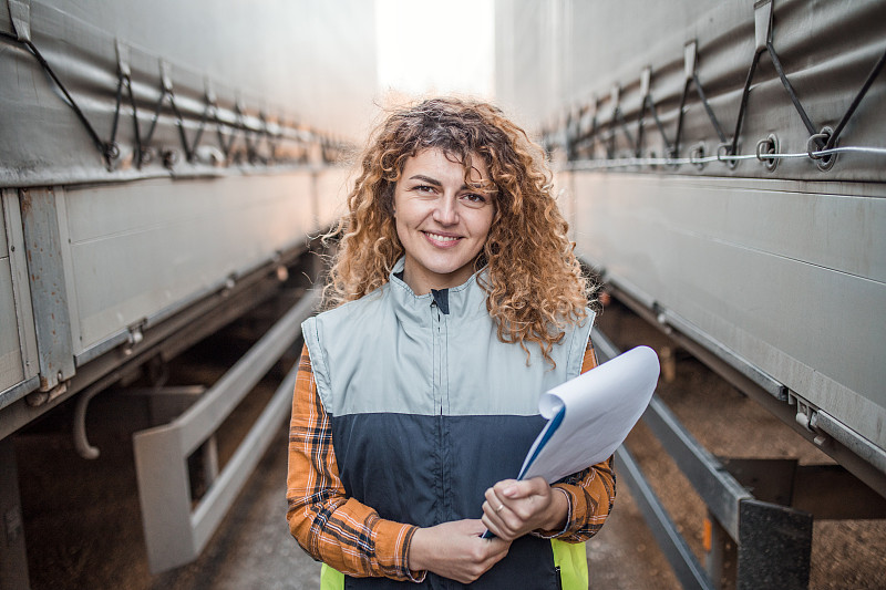商品多士炉从深圳选择空运配送抵到美国新罕布什尔州