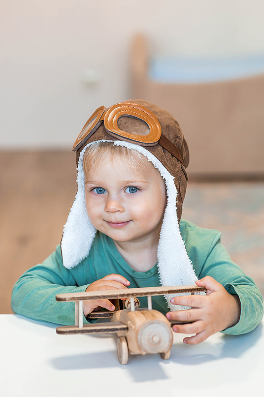 商品家具从东莞采取空运运输到美国萨凡纳