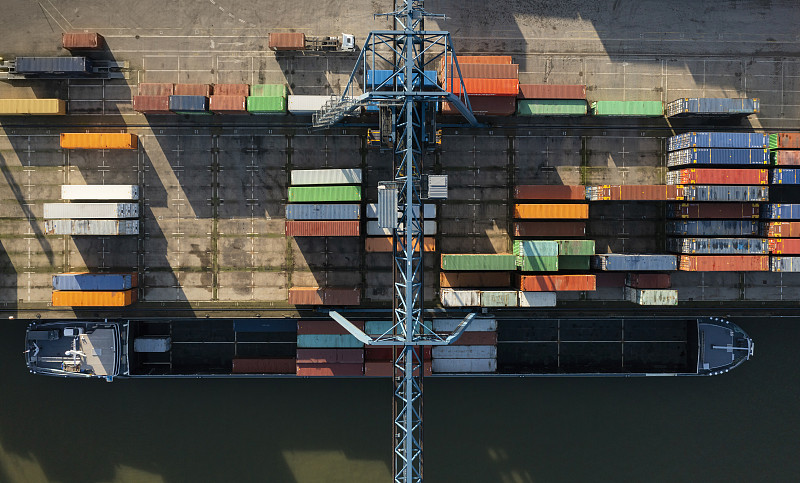 物品剃须刀架经中国上海选取空运货运抵到美国迈阿密