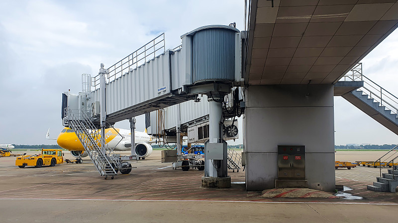 物品美工刀从中国广州使用空运配送到美国阿尔伯克基