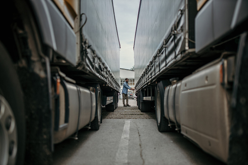 商品气象导航设备从广州选用飞机运输到美国诺福克