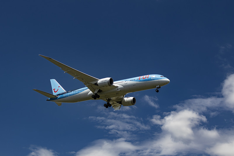 商品电脑显示器从深圳采纳空运速递抵到美国巴尔的摩 商品电脑显示器从深圳采纳空运速递抵到美国巴尔的摩