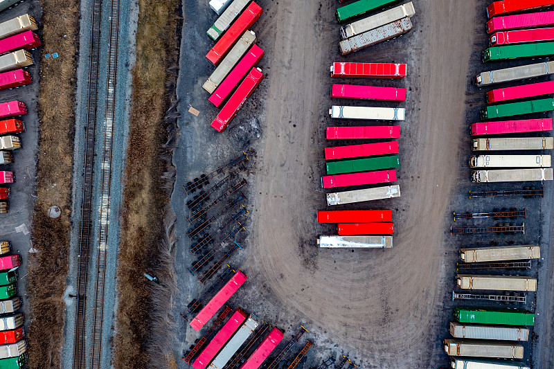 物品红松经中国深圳采用飞机速递抵达美国埃尔帕索