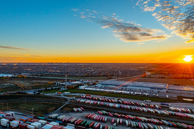 物品亚麻籽油从重庆使用空运快递到美国印第安纳波利斯