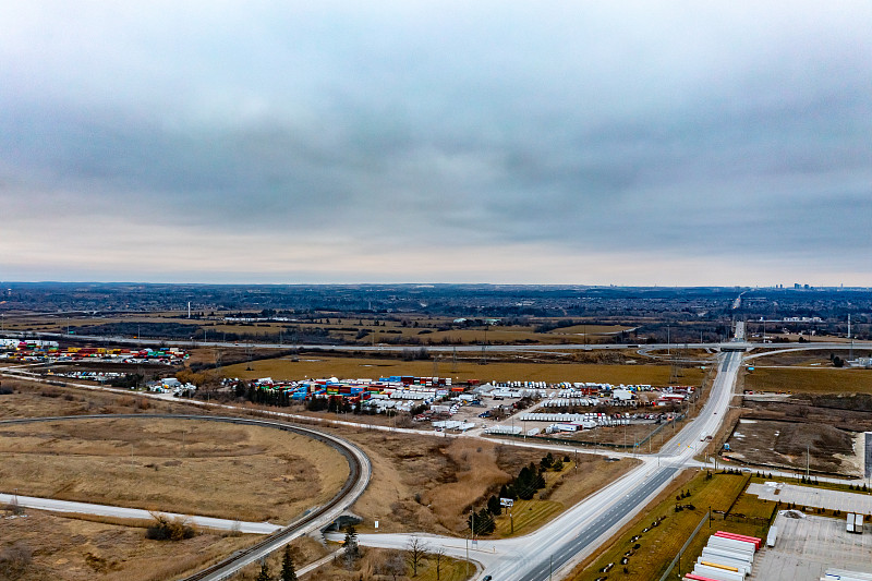 货品船舶通讯设备经中国采纳飞机物流配送抵达美国巴尔的摩