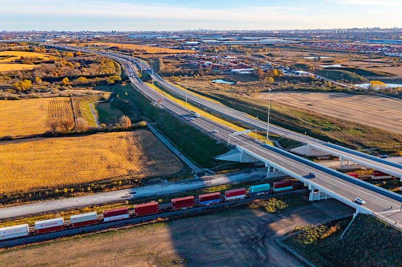 物品车载垃圾桶经中国南宁选取飞机货代到达美国印第安纳波利斯