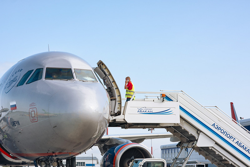 货品木制厨具经中国南宁选用空运货代抵到美国埃尔帕索