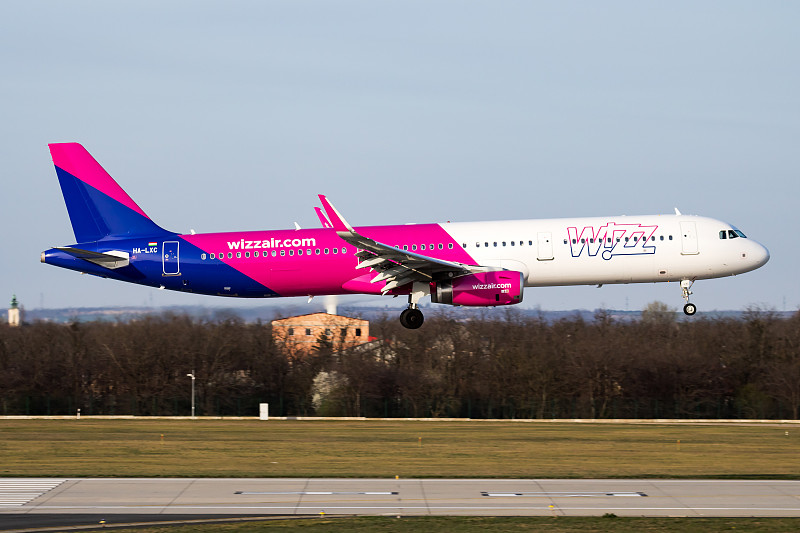 商品电脑存储卡（SD卡、TF卡）从中国深圳选择空运送货至美国安克雷奇