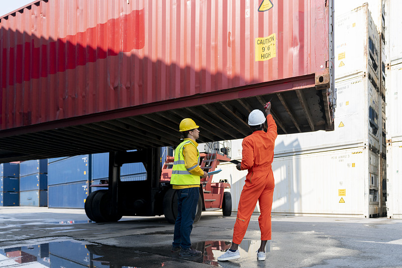 物品船舶用钢管从成都采取飞机配送到美国圣保罗