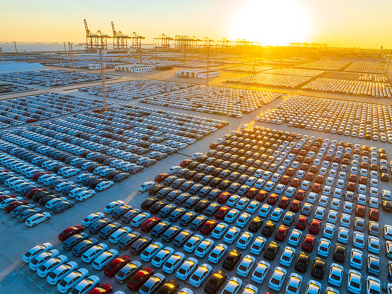 商品便携式投影仪经深圳选用空运运输到达美国印第安纳波利斯