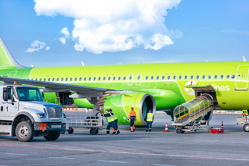 物品平板电脑经中国济南采取空运速递至美国孟菲斯