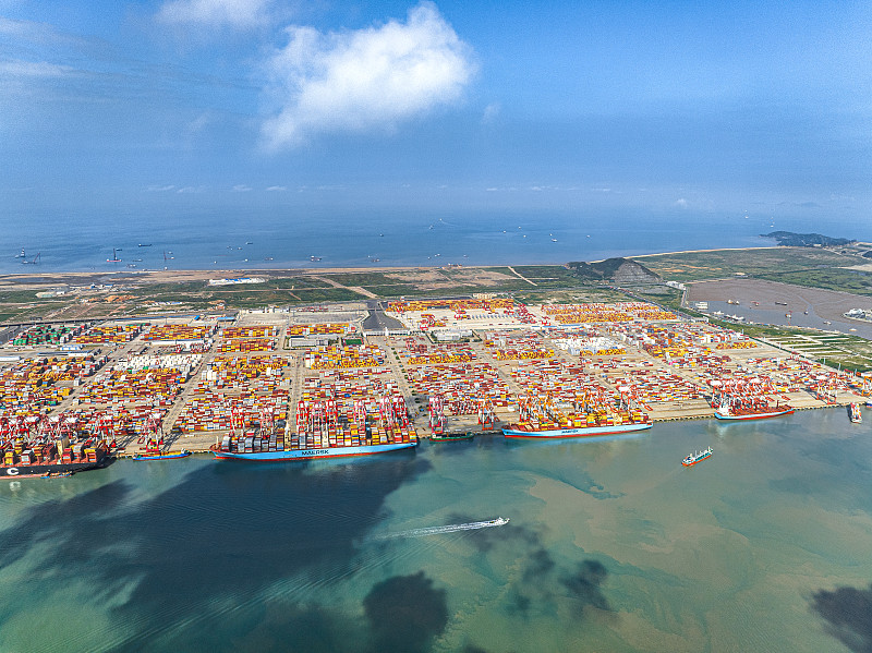 乌鲁木齐市海运快件至运送韩国跨国国际贸易运输简述