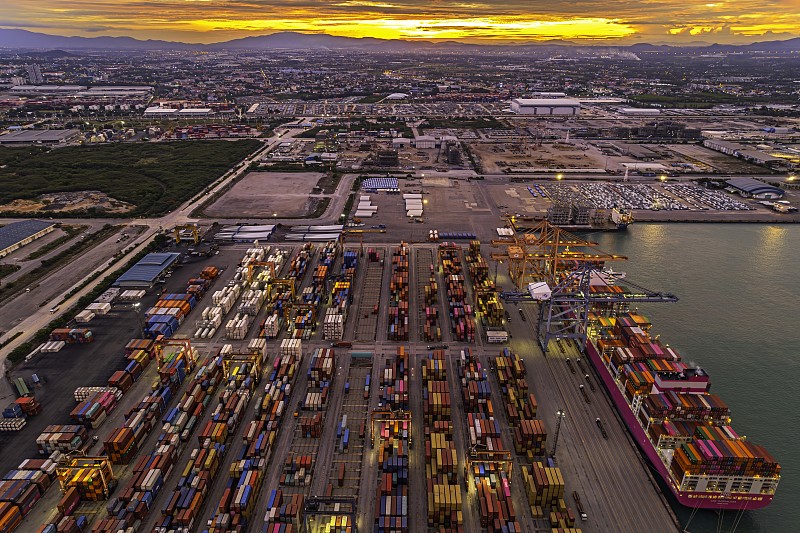 经过中国福州把白酒寄到加拿大伯灵顿