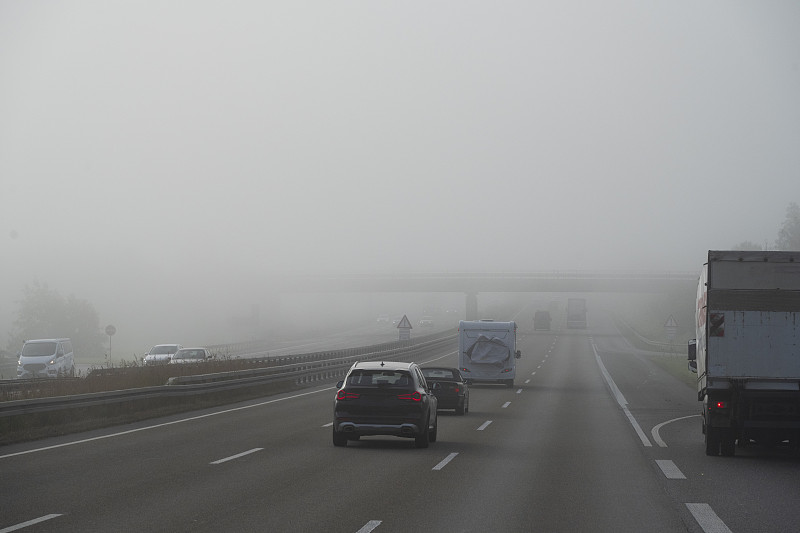 经过中国南宁把文具邮寄到加拿大汉密尔顿