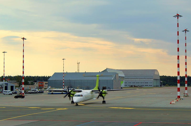 通过石家庄将旗帜邮寄到加拿大列治文