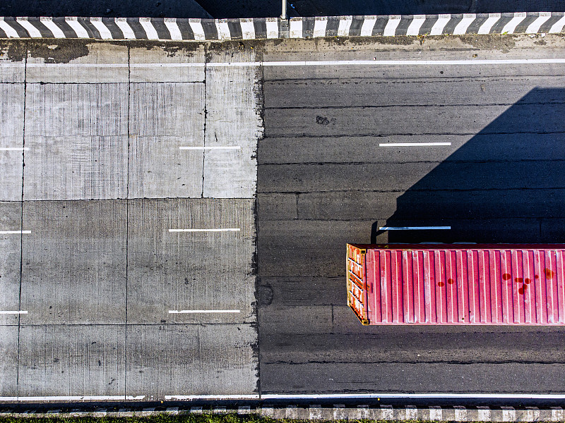 经由中国上海电视机邮寄到加拿大渥太华