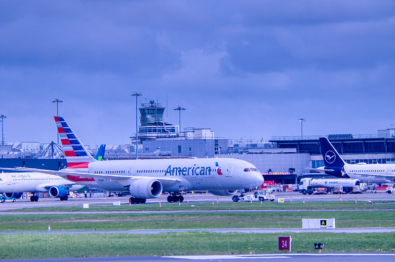 经由中国将牙签寄到加拿大滑铁卢