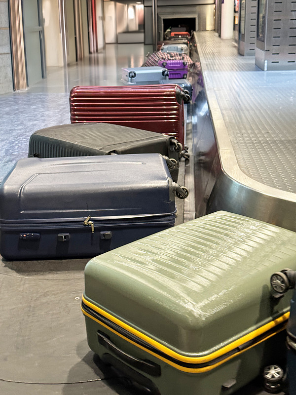 经由中国上海把剪刀寄到加拿大列治文