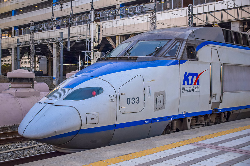 通过中国上海把油漆寄到加拿大阿伯茨福德