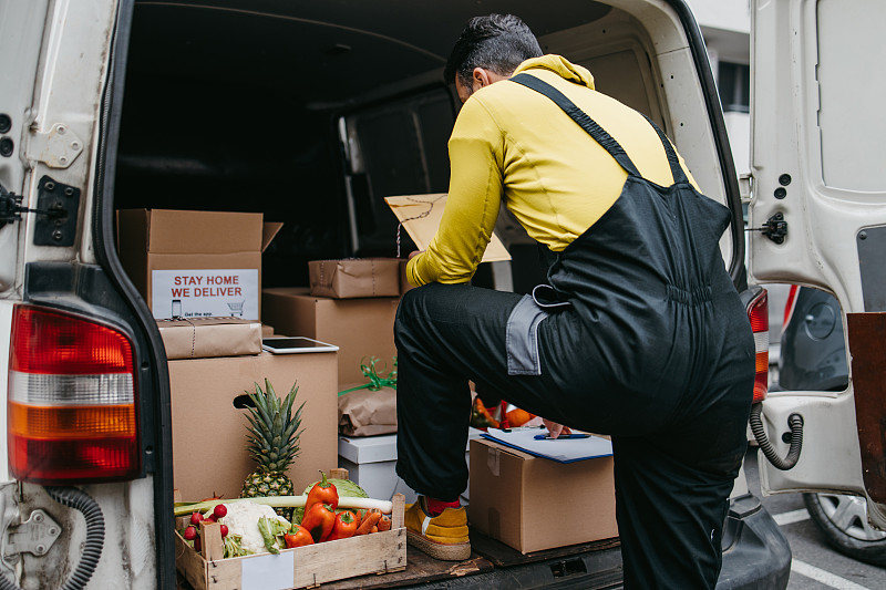 从中国深圳将尖锐物品寄到加拿大金斯顿