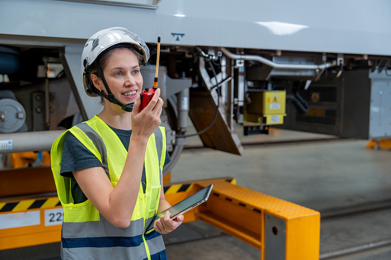 经过中国南京将证件寄到加拿大基奇纳