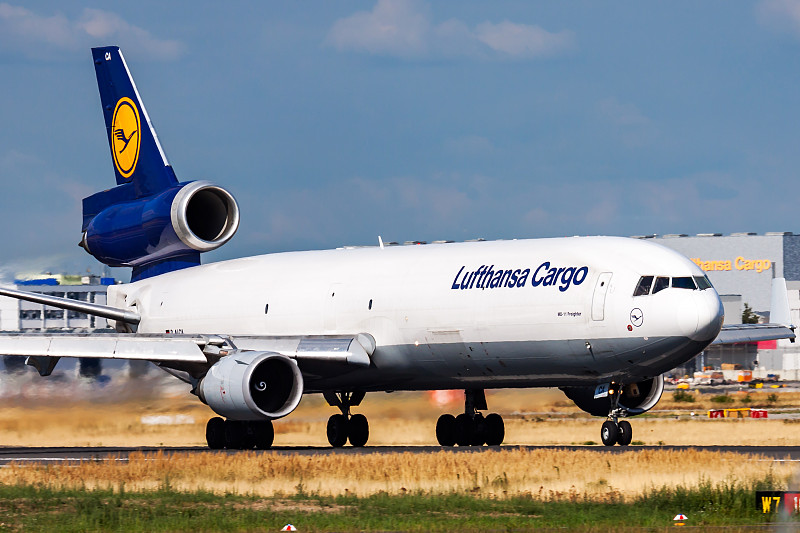 通过中国上海将茅台寄到加拿大高贵林