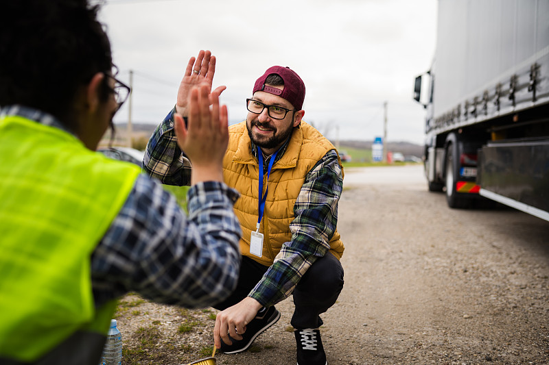 珠海市由空运到速递西班牙——帕伦西亚地区工厂速送简述