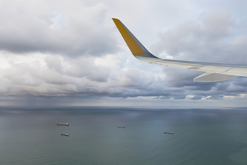 经由中国杭州将华为手机寄到加拿大红鹿市