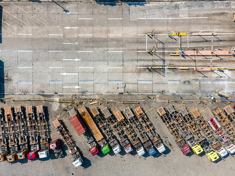 经过中国上海把口罩邮寄到加拿大阿伯茨福德