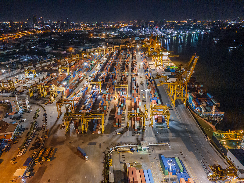 基于中国深圳将烟邮寄到加拿大基奇纳