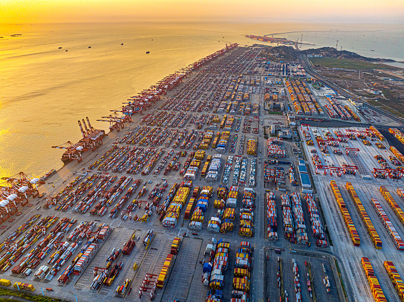 经过中国广州消毒用品寄到加拿大红鹿市