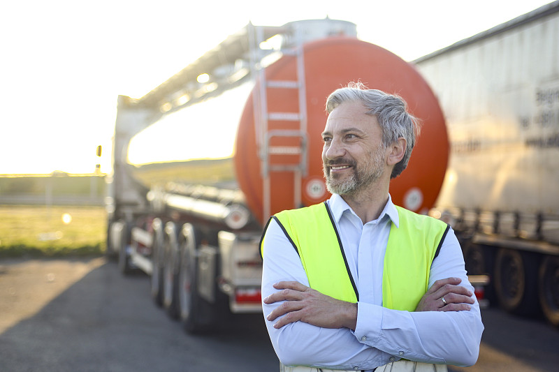 从东莞鱼竿寄到加拿大兰里
