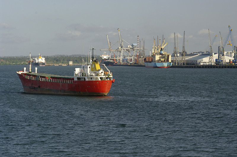 找颂唯物流海运家具到加拿大温哥华就那么简单