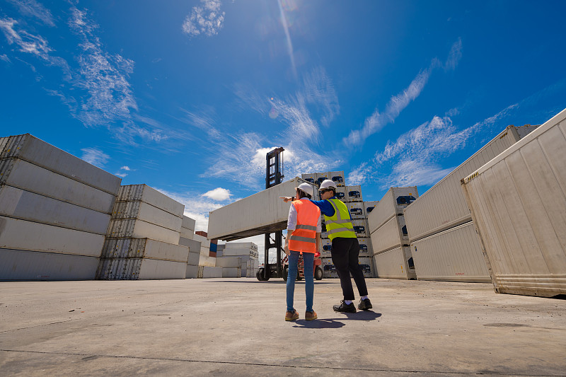 国际海运到加拿大如何收费（国际海运到加拿大运费单价是多少）