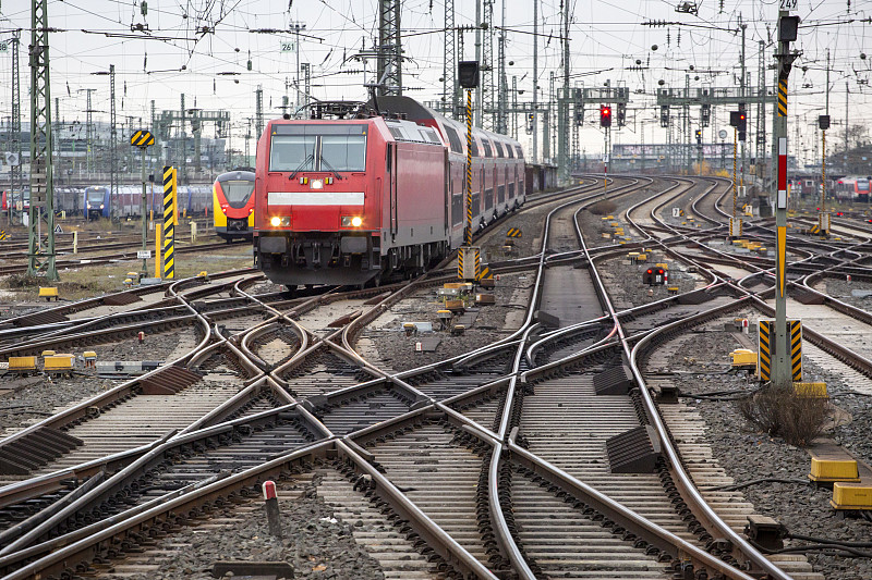 加拿大运输私人物品/商业货物/淘宝货物/食品，海运空运，送货到家