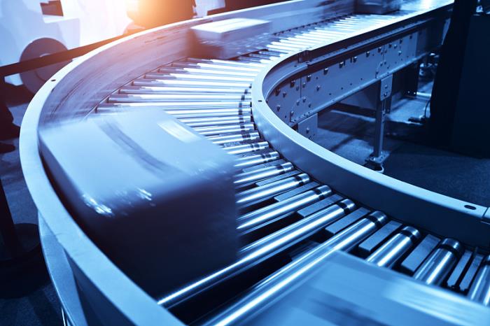 加拿大物流业发展迅速，为各行各业提供了有效的货物运输和配送服务