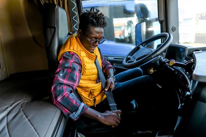 国际海运加拿大蒙特利尔港口集装箱起火