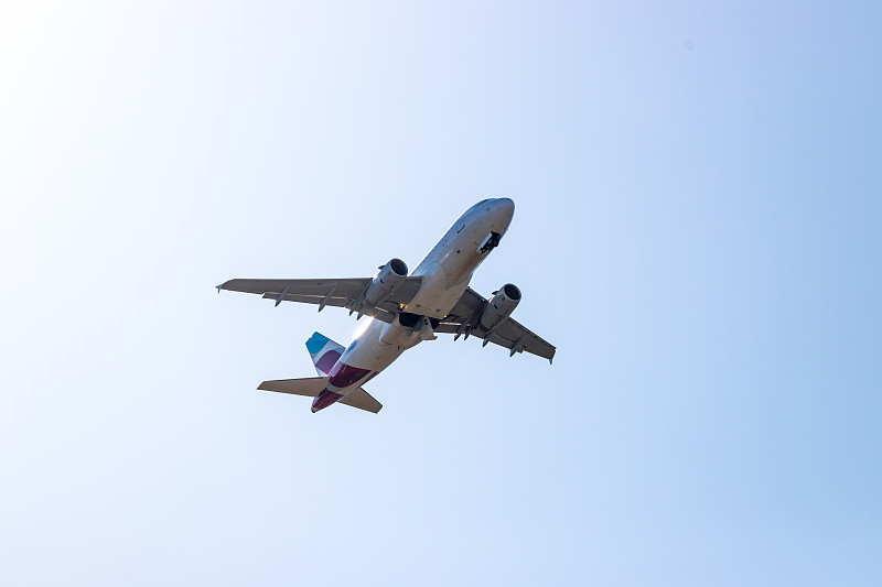 经过中国昆明将药酒寄到英国伦敦 经过中国昆明将药酒寄到英国伦敦