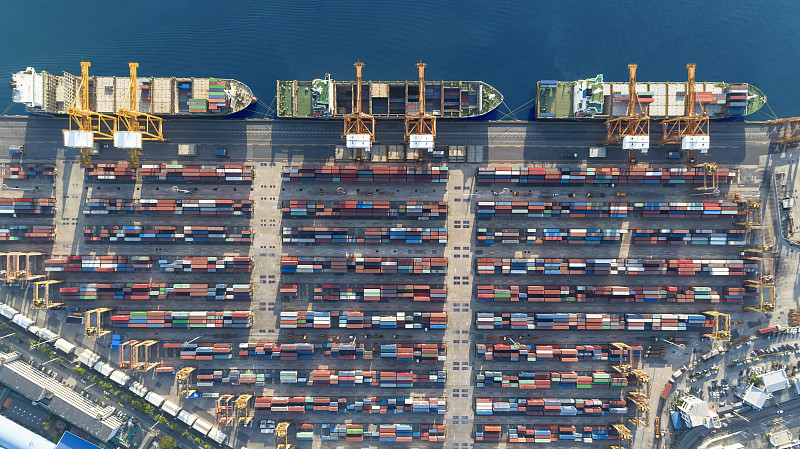 经过中国大连把巧克力邮寄到新加坡