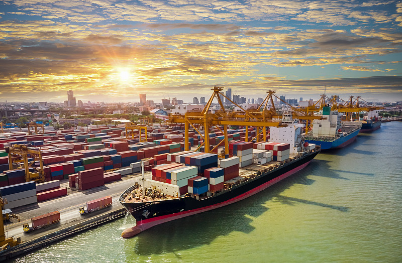 通过中国香港珊瑚绒寄到新加坡