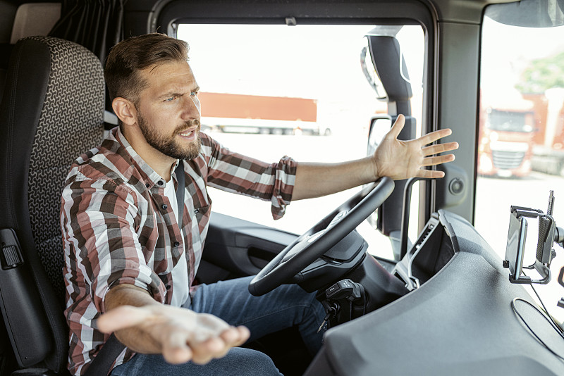 经过东莞把艺术品寄到英国阿伯丁