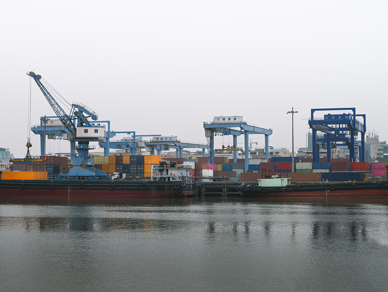 从上海把东西寄到英国卡迪夫 从上海把东西寄到英国卡迪夫