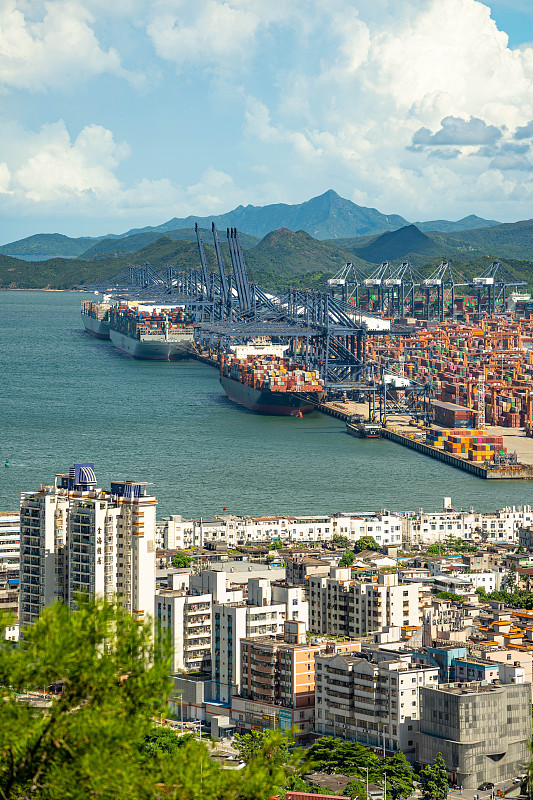 经过中国武汉将茅台邮寄到新加坡