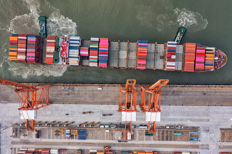 经由武汉书本寄到英国伯明翰