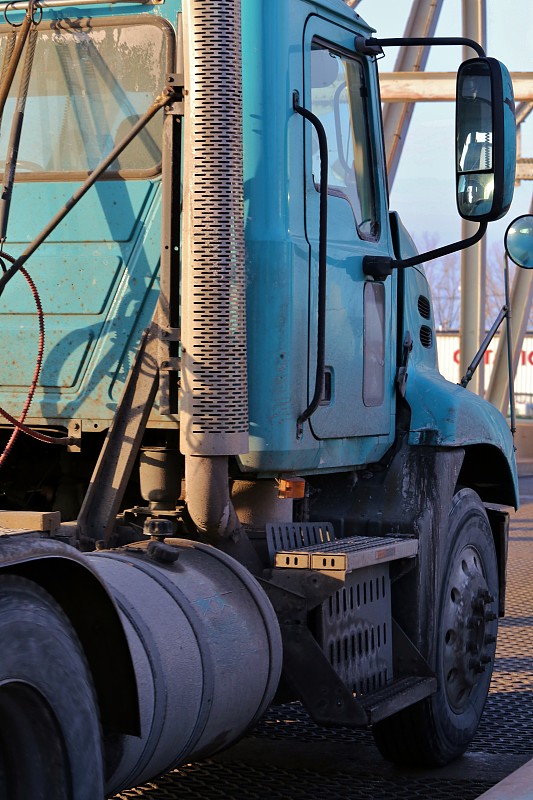 通过香港把Nurofen（药品）寄到新加坡