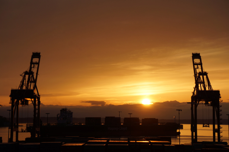 基于南宁将仿牌物品寄到英国南安普顿